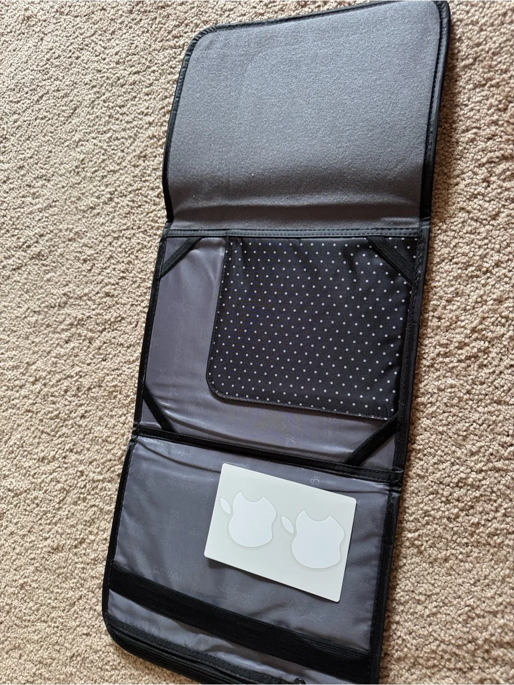 thirty-one Floral Tablet Case in Red, Black, Gray, White